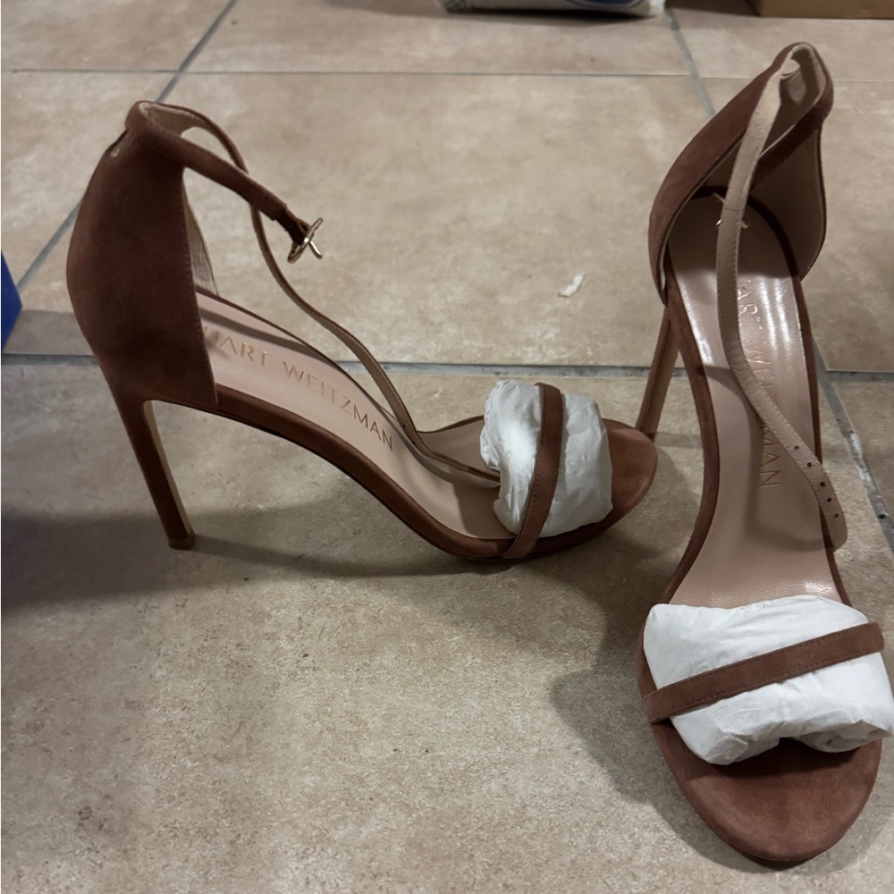 Stuart Weitzman Women's Tan Heels